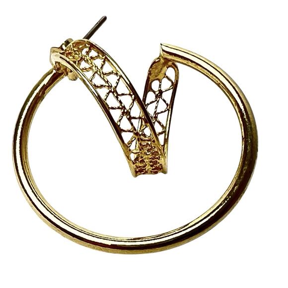 Hoop Earrings Gold Tone Swoop Cutout Spiral Unique Artistic Swirl Filigree Post - Picture 7 of 9